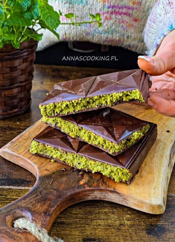 czekolada dubajska, przepis na czekoladę dubajską z pistacjami,